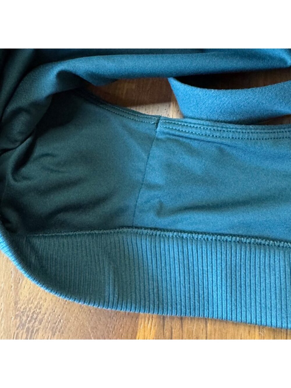 ALO YOGA Iconic 90s Bra Top Womens S Alosoft Teal Green Cross Back Sports Bra - Picture 7 of 7